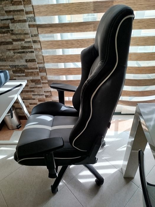 Cadeira gaming em pele