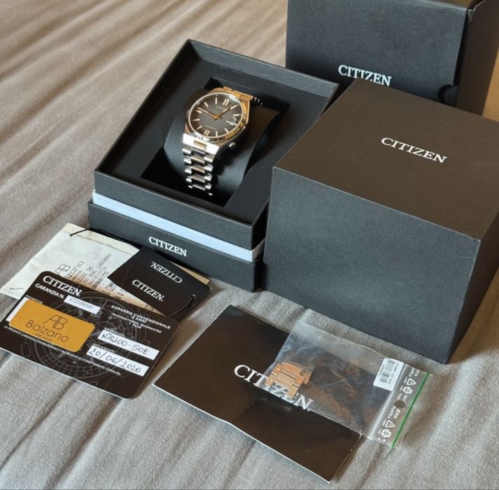 Citizen Tsuyosa 37mm NJ0200-50E “Time Slip” Edição Especial – *NOVO*
