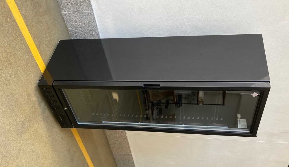 Vitrine armário vertical refrig, bebidas laticinios ou charcutaria.