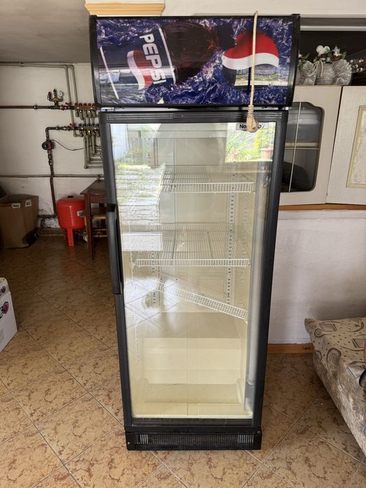 Холодильник Pepsi.           .