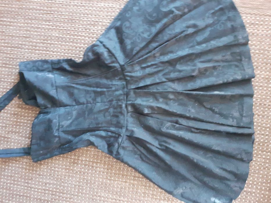 Sukienka czarna elegancka