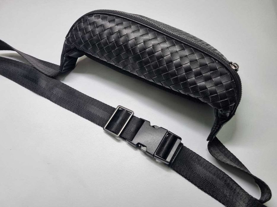 Бананка Bottega Veneta нагрудна сумка поясна сумка Bottega