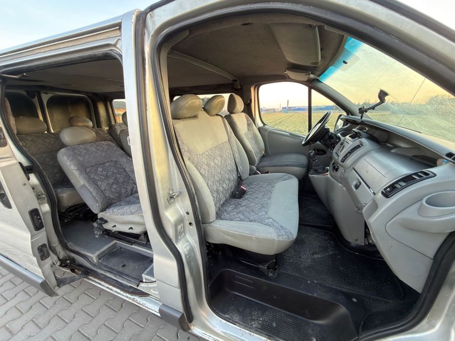 Opel Vivaro 1.9D 2005r, 9 osobowy klimatyzacja