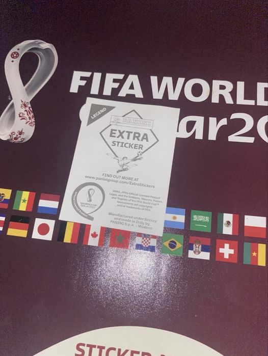 Cromo Extra Sticker Robert Lewandowski Silver / Prata - Qatar 2022