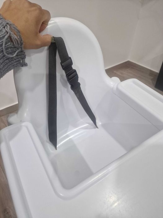 Cadeira refeição continente com pousa pés e tabuleiro