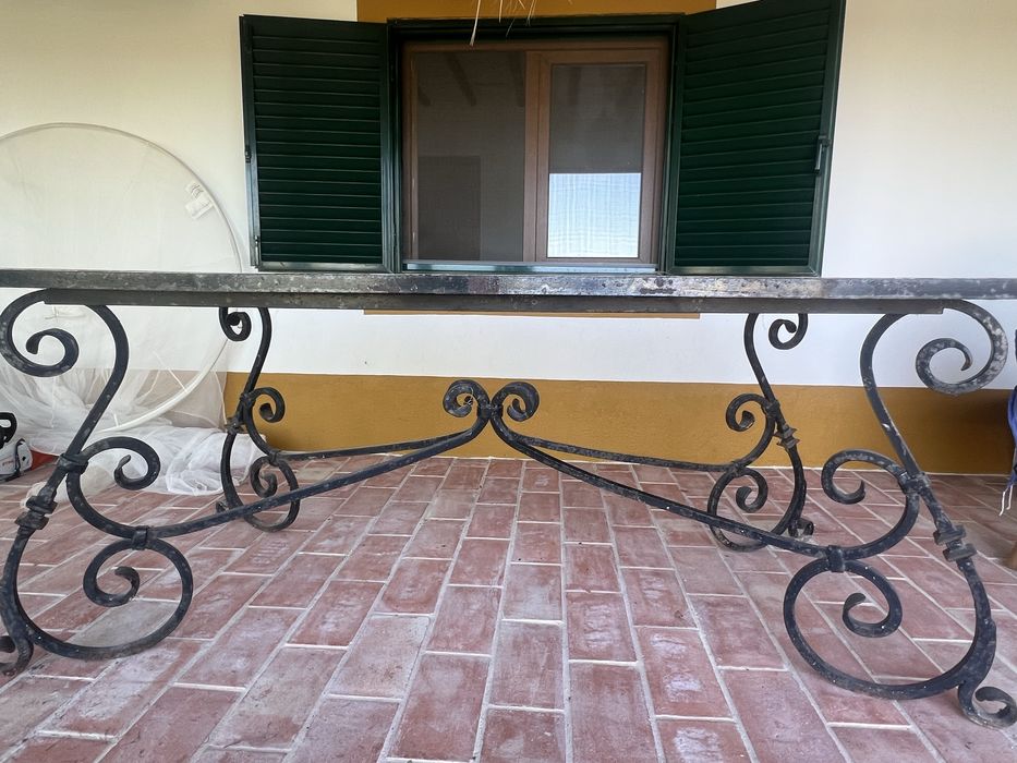 Mesa de jantar de jardim