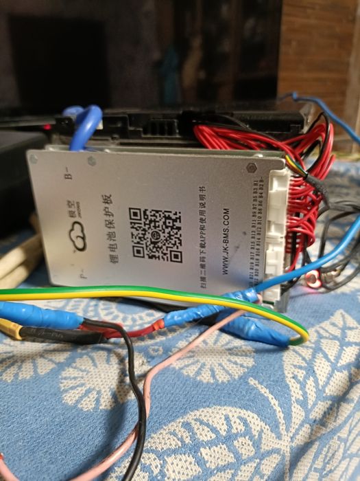 Джерело безперебійного живлення.Зарядна станція.