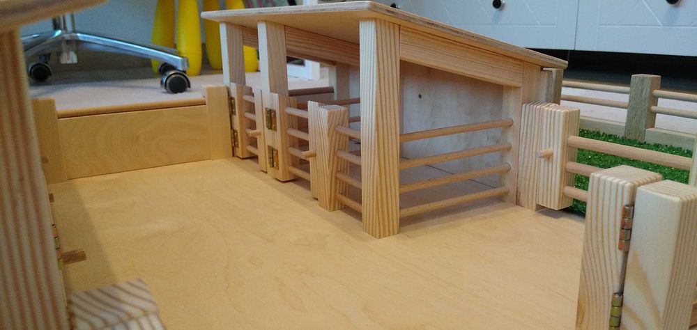 Stadnina dla koni typu ,, schleich" drewniana 6 boksów