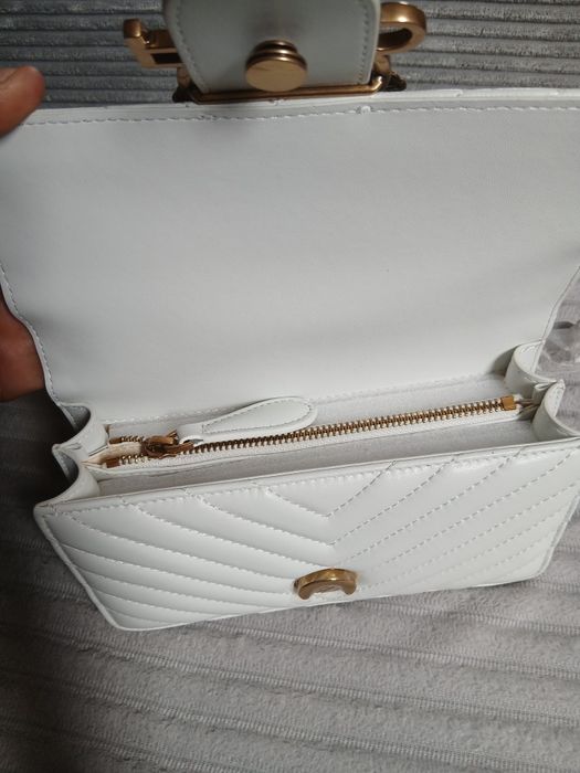 PINKO Love Mini Icon Chevron – Skóra, Komplet posiada Chip NFC