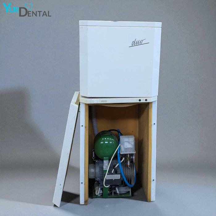 Компресор та помпа в шумоізоляційній шафі Ekom Duo на 1 установку