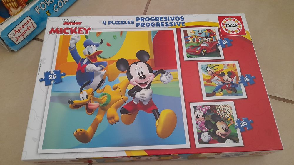 Puzzles como novos