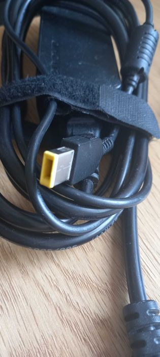 Oryginałny zasilacz dla Lenovo ThinkPad