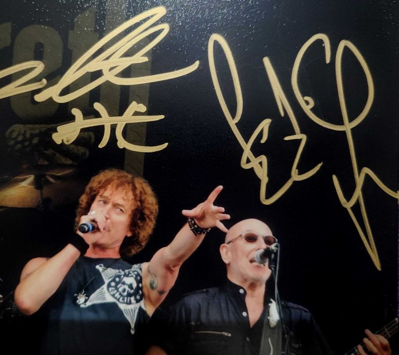 Nazareth zespół autografy na zdjęciu