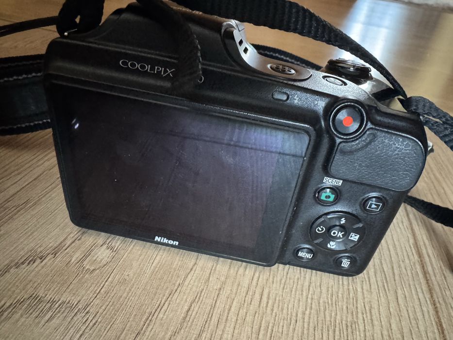 Фотоапарат Nikon Colpix L820