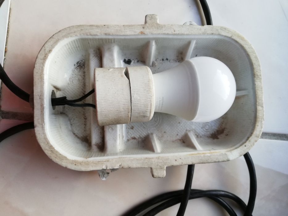 Plafon  PRL sprawne  220v do garażu i  loftu