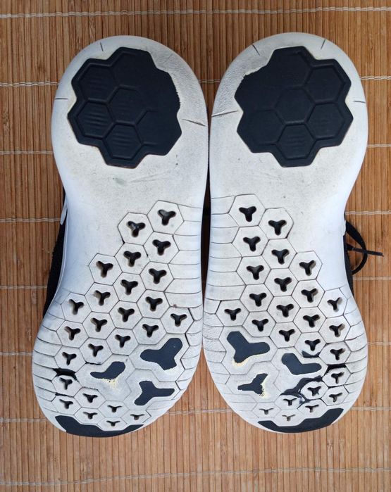 Фітнес бігові кросівки Nike Free Tr8 р 37,5