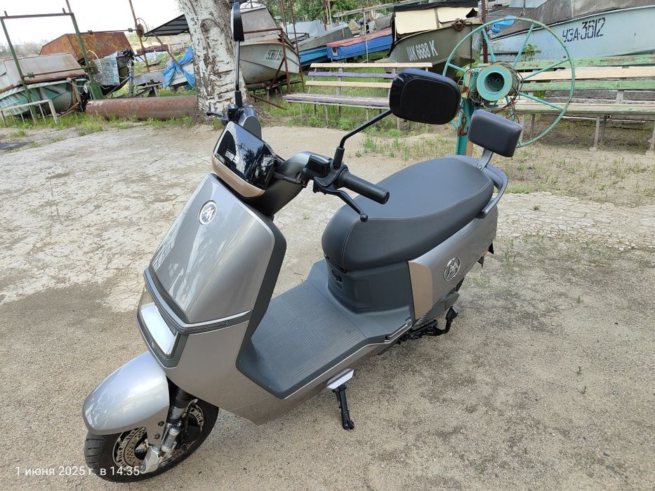 Електроскутер Aima A700