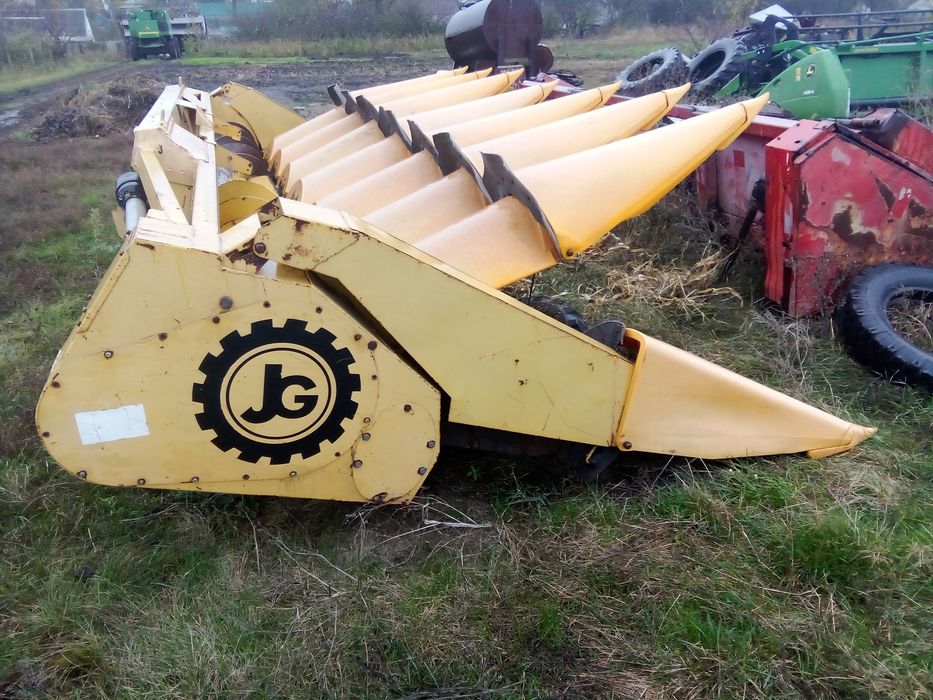 Продам кукурудзяну жатку