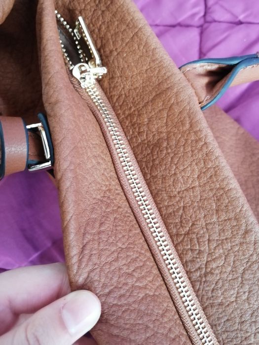Mala grande castanha NOVA com fivela