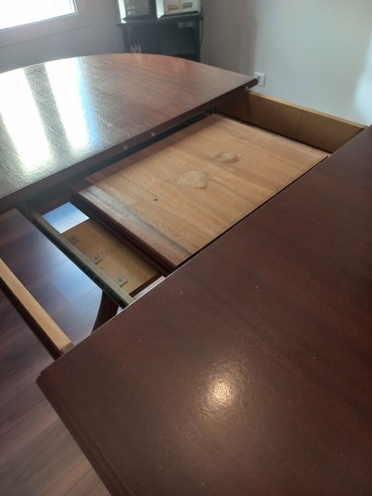 Mesa em cerejeira
