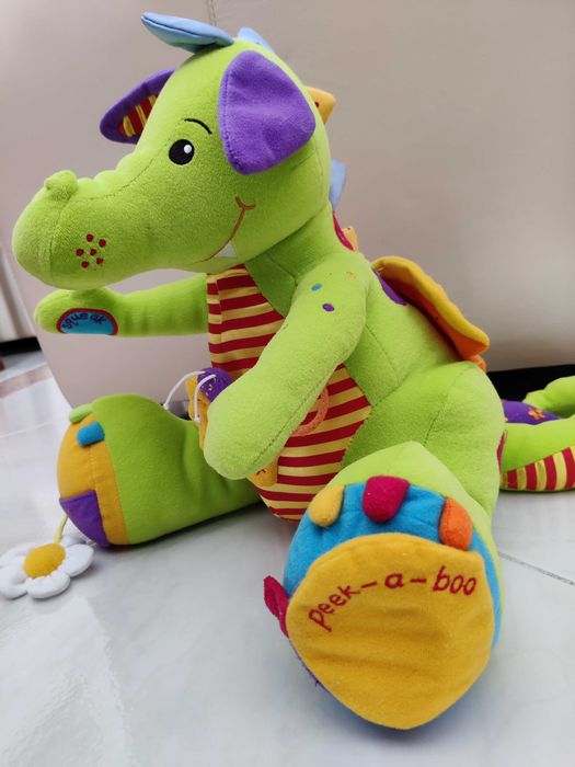 Peluche interativo formato dragão