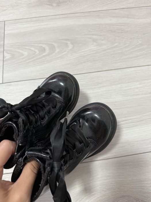 Чобітки ботінки next на дівчинку 22 р лакові