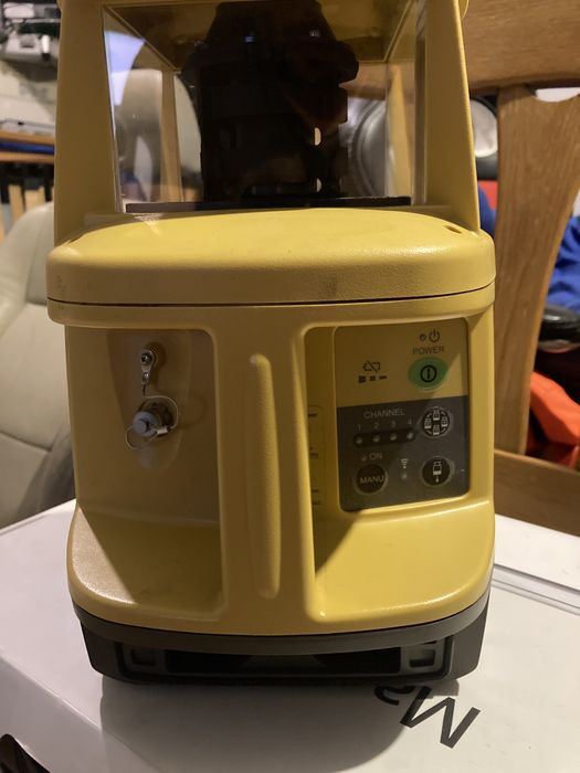 Niwelator topcon pzl-1