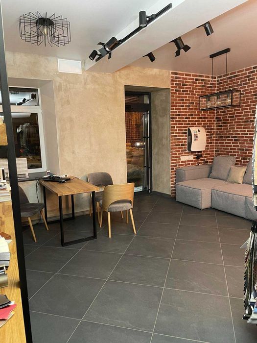 Помещение 102 кв.м. по красной линии возле ст.м. Центральный рынок