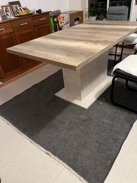 Mesa  de 1 mês de uso