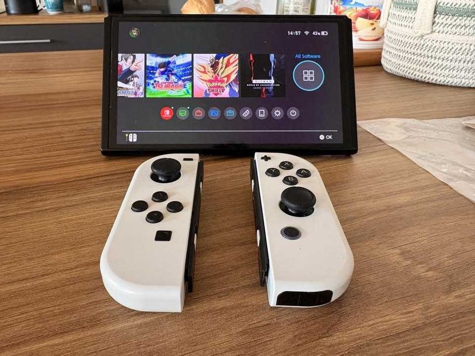 Sprzedam Nintendo Switch OLED 64GB + gry