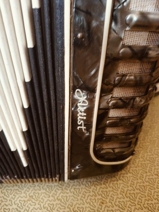 Stary akordeon Toselli Corelli Artist 120 basów