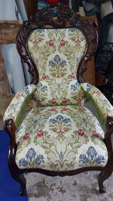 Tapicerka mebli i renowacja antyków