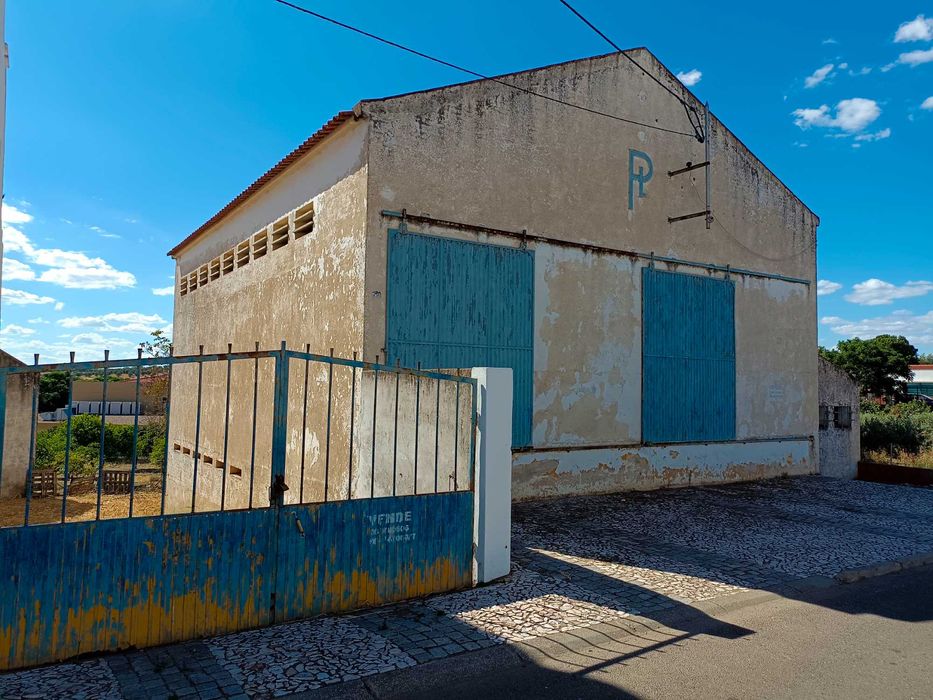 Adega antiga desativada