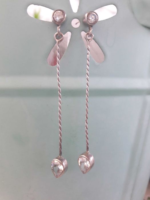 Brincos em prata 925 e zircão