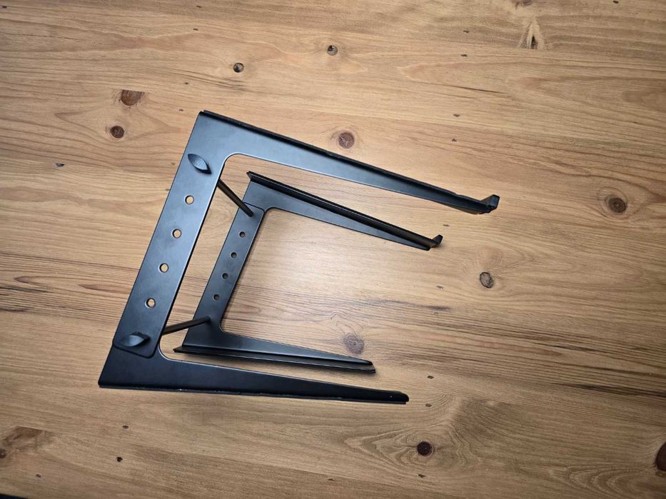 Suporte para Portátil Adam Hall SLT 001 E – Ajustável e Robusto