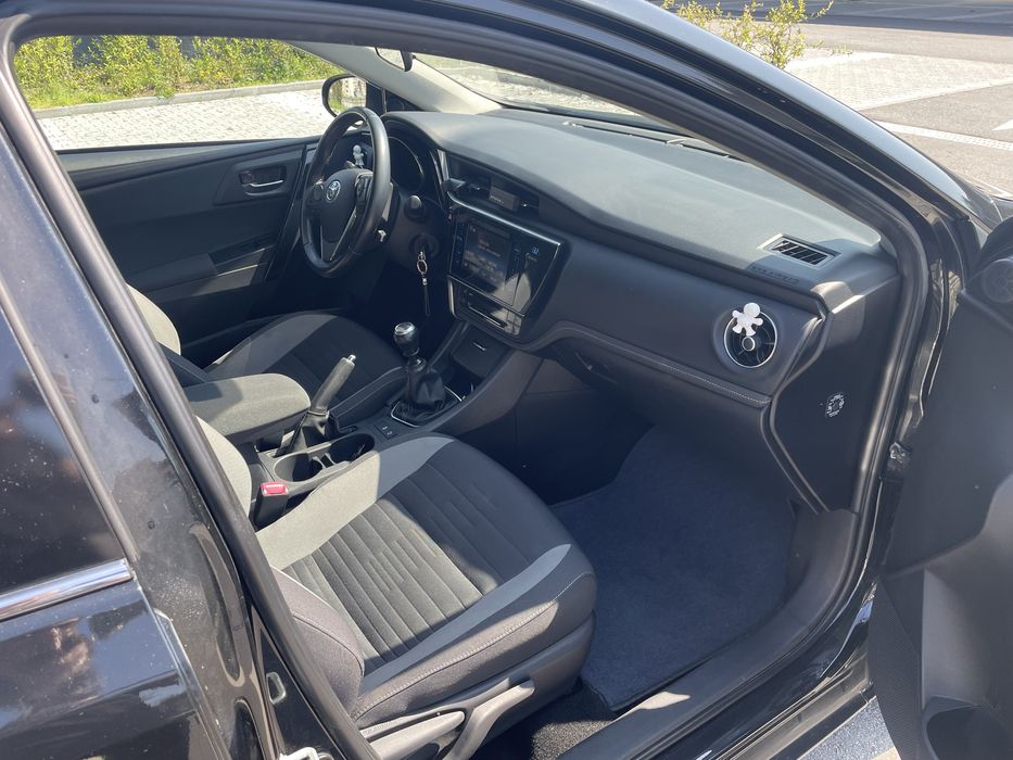Toyota Auris — fotografia 8