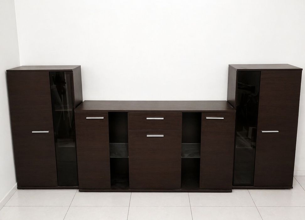 Zestaw mebli plus szafki