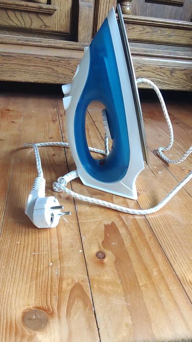 Żelazko turystyczne parowe nowe