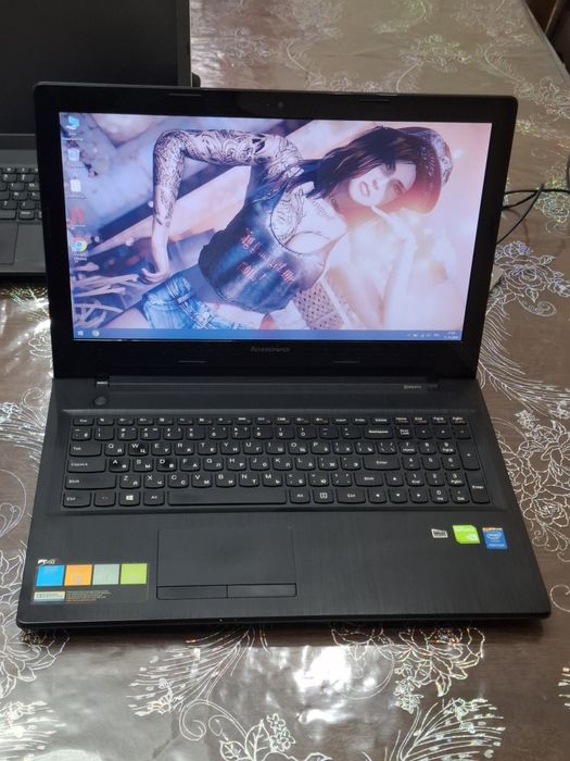 4ядерний  ноутбук ігрова відео карта,500gb hdd,8gb оперативи,,акб нова