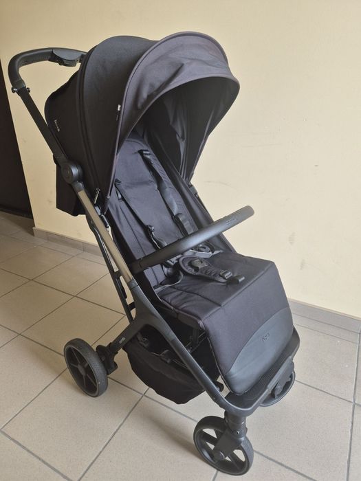 Продам прогулянковий візок Carrello Nova