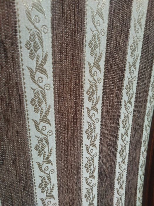 Krzeseła do jadalni (drewno + tapicerka) – OKAZJA!