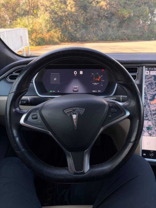Tesla Model S 75D      2016