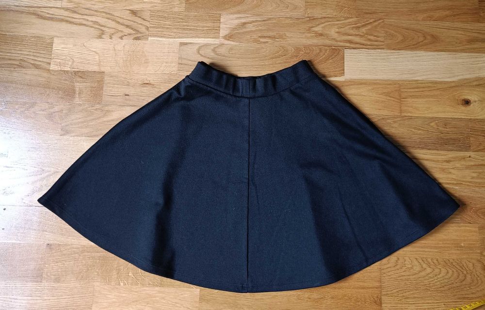 Czarna spódniczka basic New Yorker XS 34