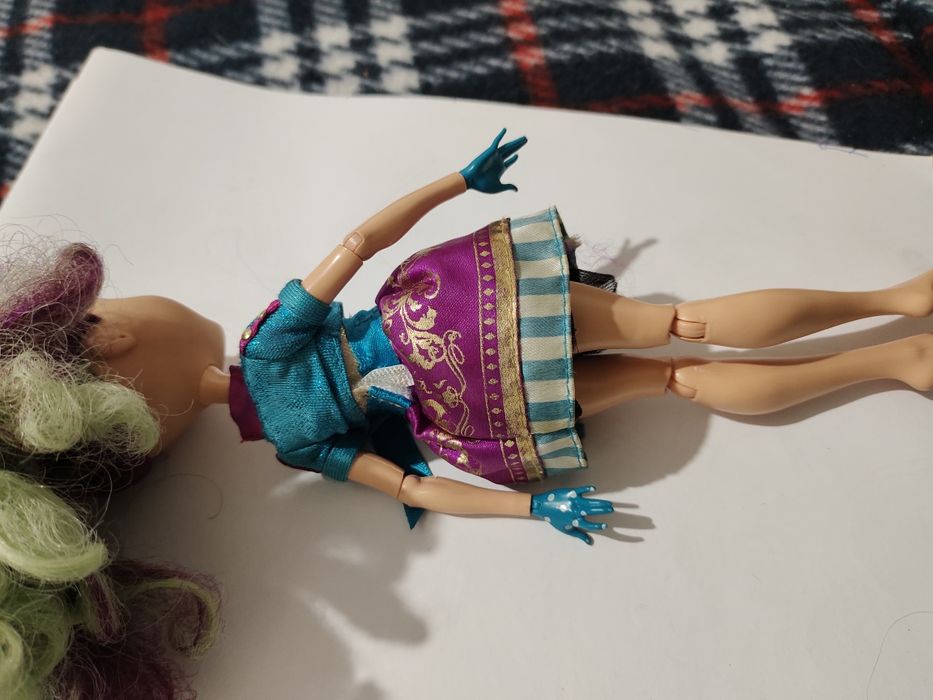 Лялька евер афтер хай Меделін