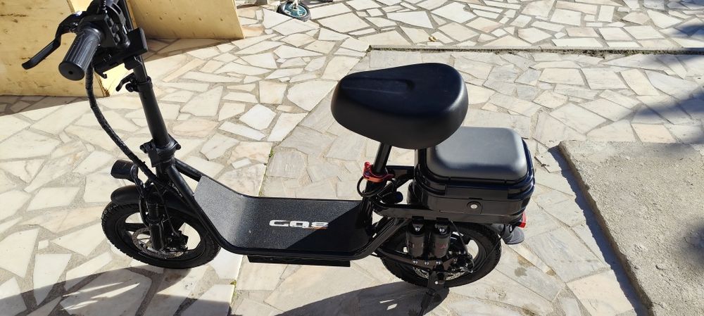 Trotinete elétrica com banco