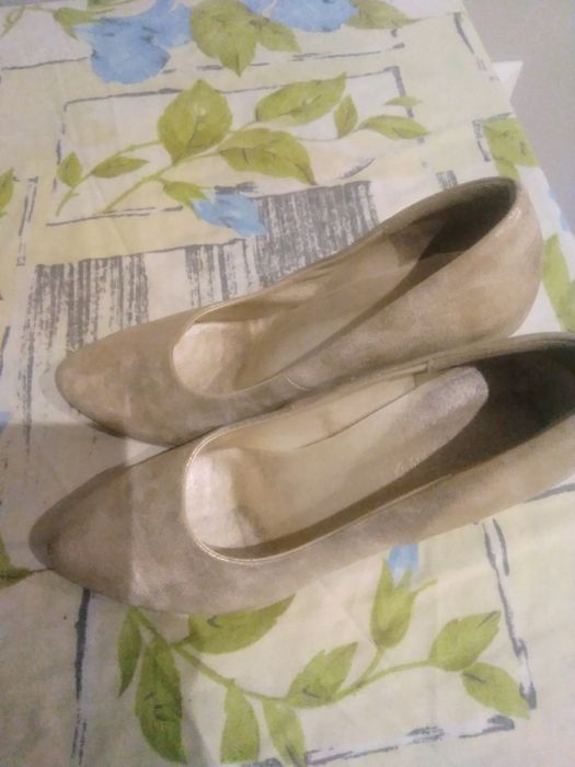 Buty damskie na obcasie Skorpion r 38