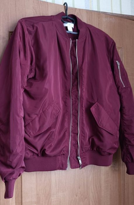 Куртка курточка спортивна