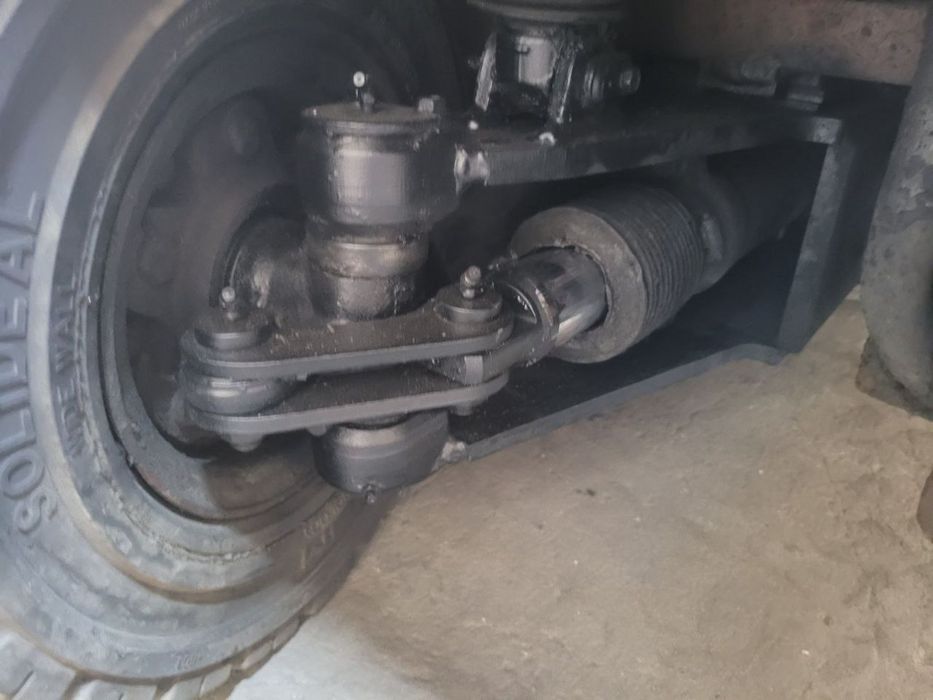 Навантажувач вилковий, газовий 1.5 тонн
 Toyota  02-8FGF15