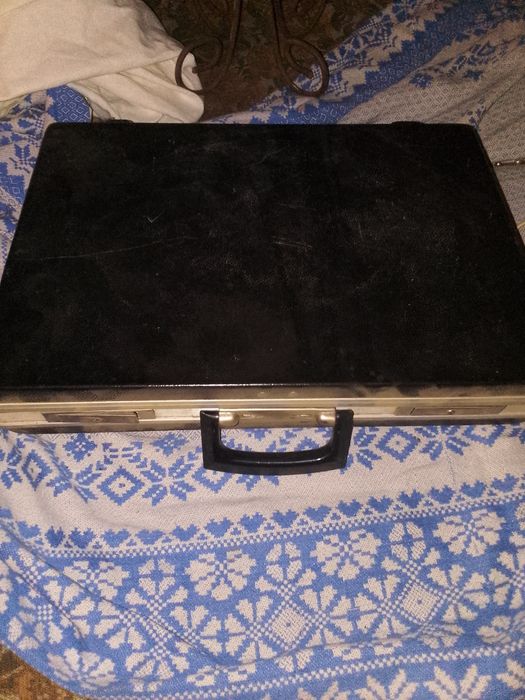 Дипломат старый.