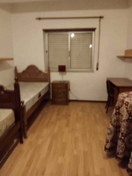Apartamento T2, semi-mobilado, na Guarda